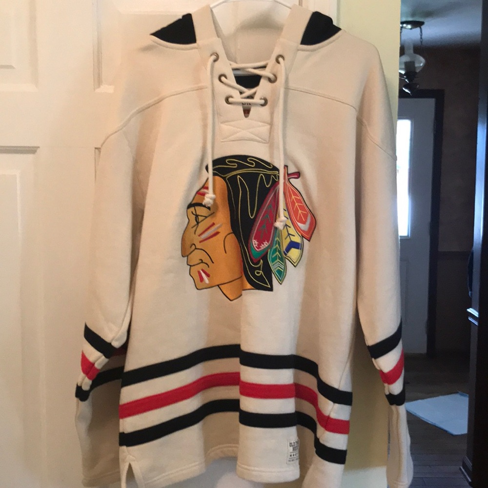 Blackhawks Lacer. Old Time Hockey.